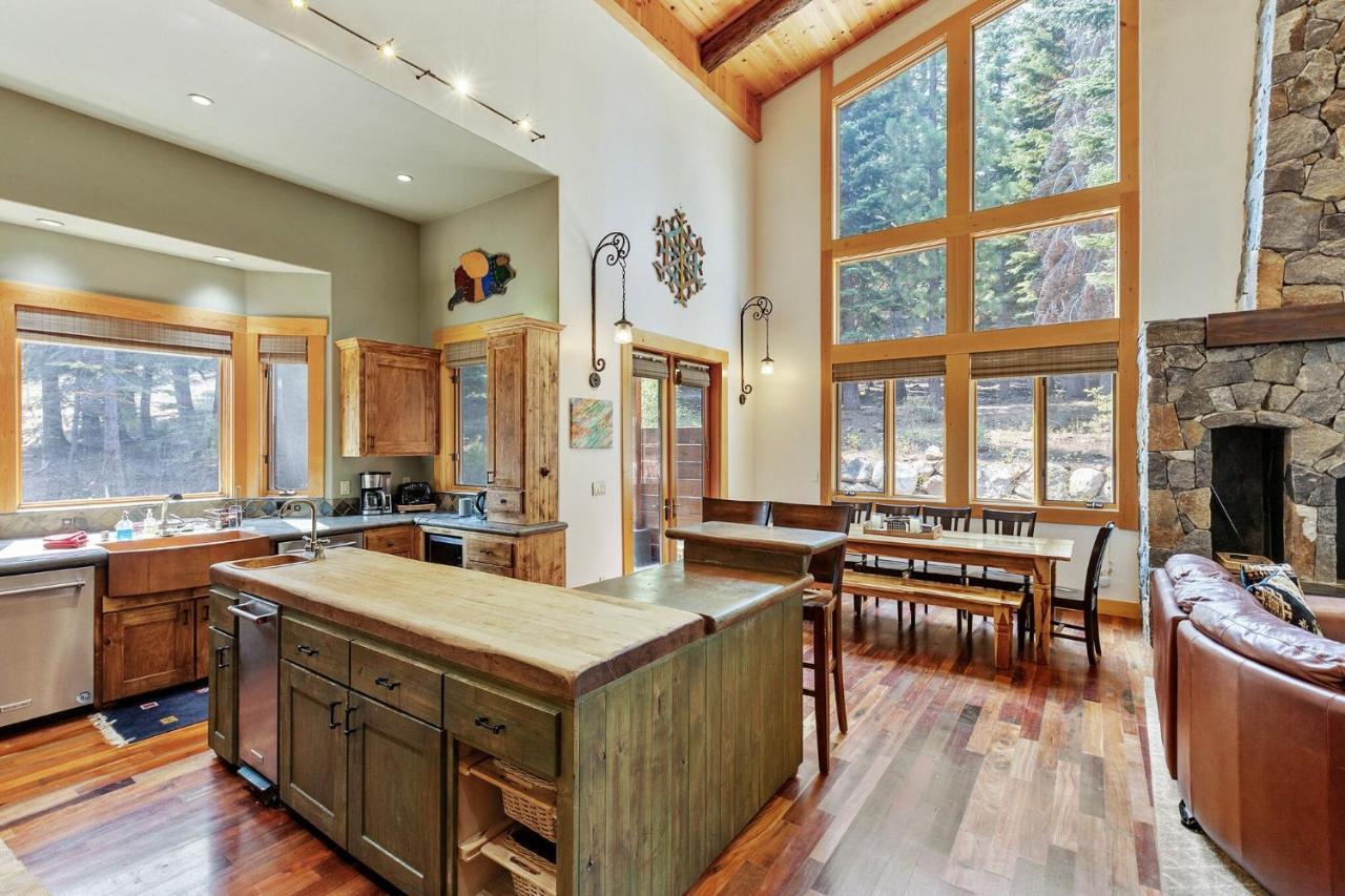 Bear Meadows Lodge - Hot Tub - Tahoe Donner Home Truckee Exteriör bild